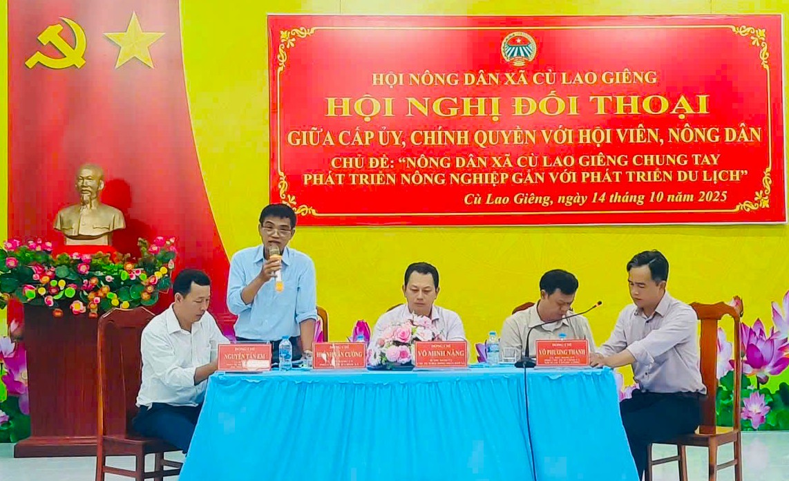 Đối thoại với cán bộ, hội viên nông dân xã Cù Lao Giêng