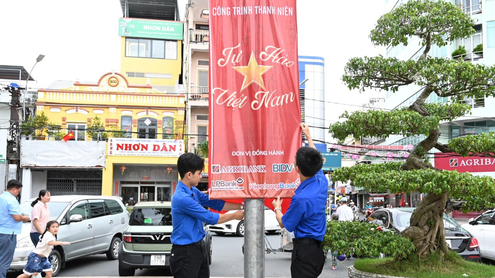 Tuổi trẻ An Giang thực hiện công trình thanh niên “Đường cờ Tổ quốc”