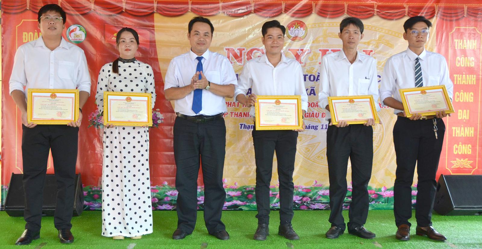 Ngày hội Đại đoàn kết toàn dân tộc tại ấp Thạnh Phú