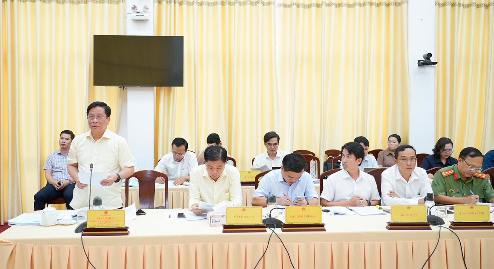 Phó Thủ tướng Thường trực Chính phủ Nguyễn Hòa Bình làm việc với UBND tỉnh An Giang