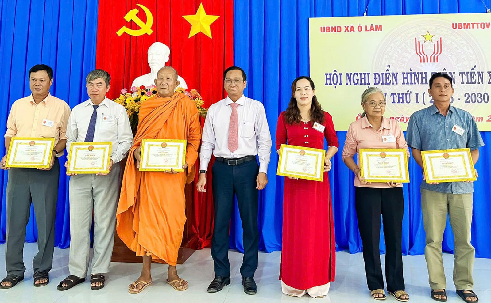 An Giang: Nhiều địa phương Hội nghị tuyên dương điển hình tiên tiến lần thứ I (2025 - 2030)