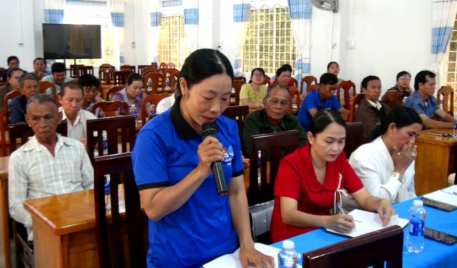 Cấp ủy, chính quyền xã Ô Lâm đối thoại với Nhân dân