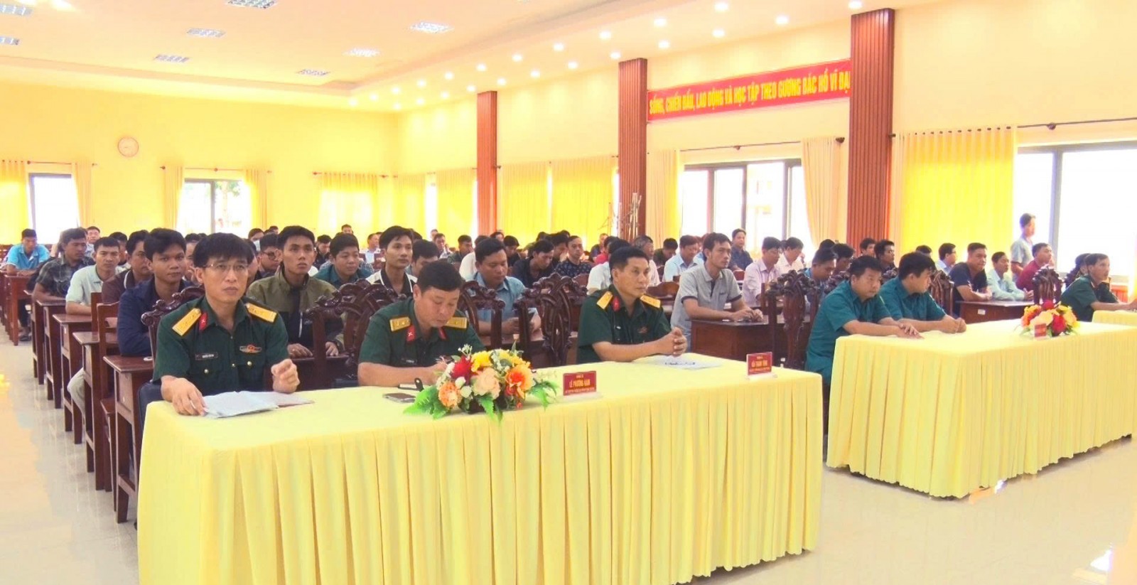 Ban Chỉ huy phòng thủ Khu vực 2 - Long Xuyên chi trả phụ cấp trách nhiệm cho quân nhân dự bị quý III/2025 Đại biểu tham dự sinh hoạt