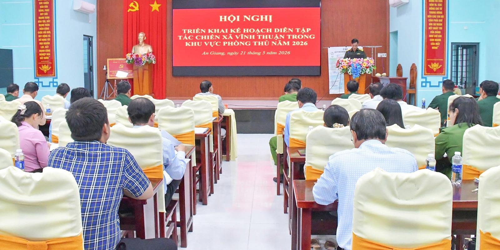 Xã Vĩnh Thuận triển khai kế hoạch và tập huấn diễn tập tác chiến trong khu vực phòng thủ năm 2026