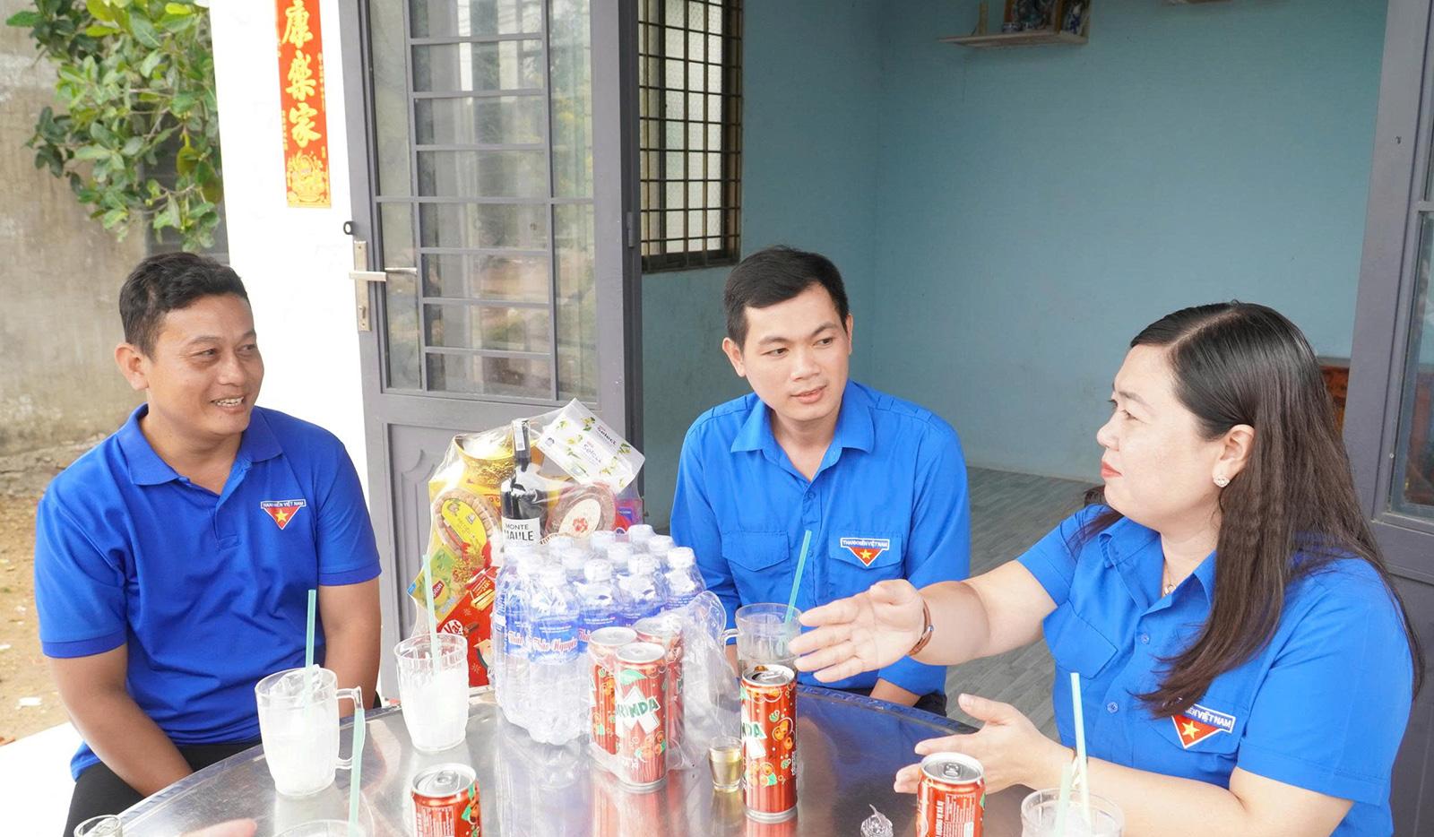 Tuổi trẻ góp sức cho ngày hội lớn