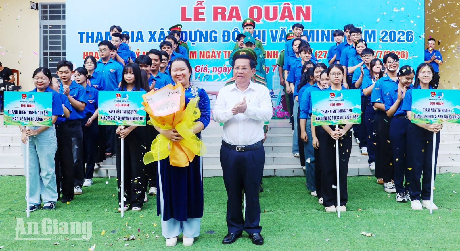 Tuổi trẻ Rạch Giá ra quân xây dựng đô thị văn minh