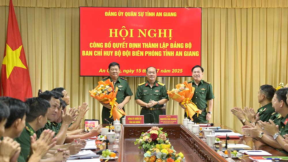 Công bố quyết định thành lập Đảng bộ Ban Chỉ huy Bộ đội Biên phòng tỉnh An Giang