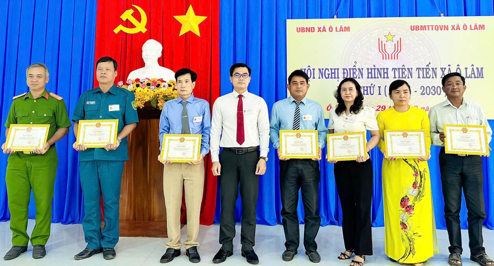 An Giang: Nhiều địa phương Hội nghị tuyên dương điển hình tiên tiến lần thứ I (2025 - 2030)