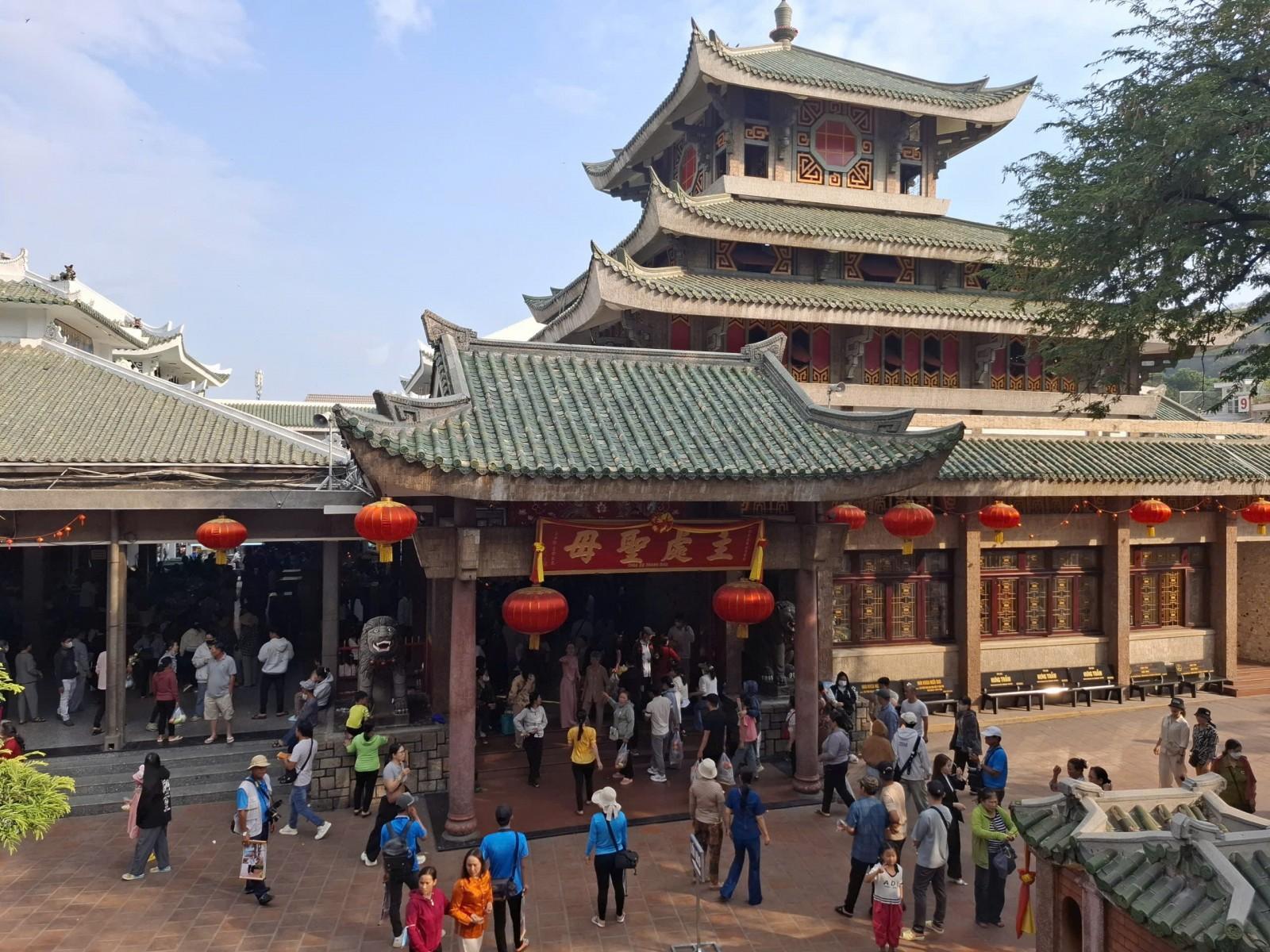 Số hóa thu phí Khu du lịch quốc gia Núi Sam
