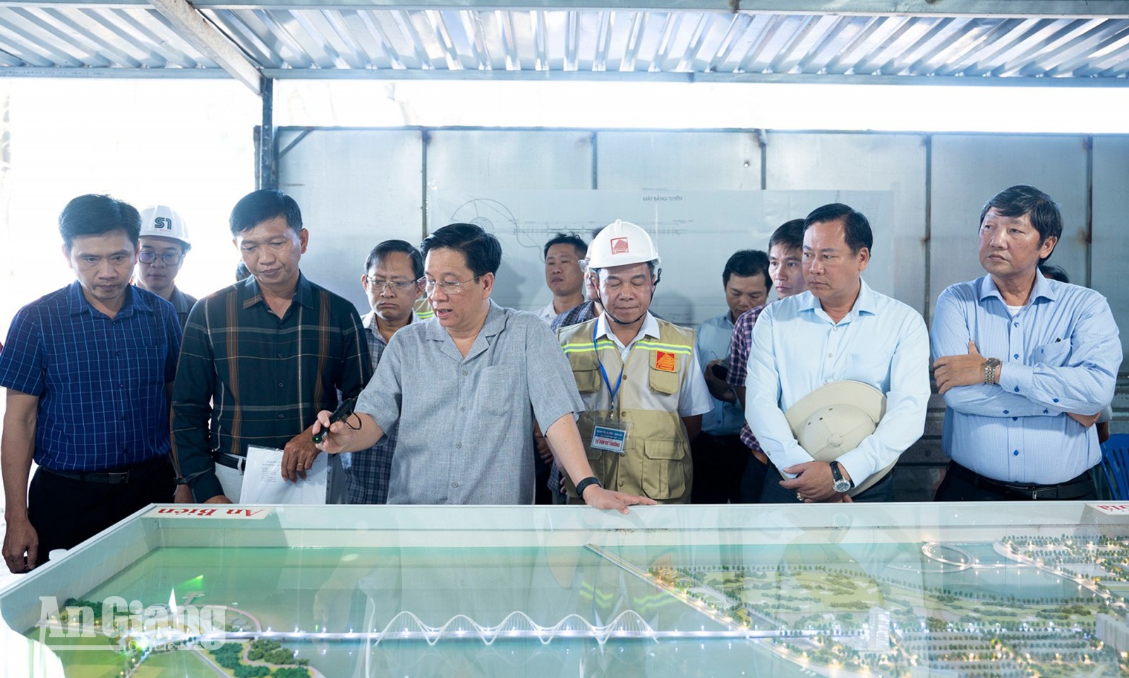 Chủ tịch UBND tỉnh Hồ Văn Mừng: Chấm dứt hợp đồng với nhà thầu vi phạm, chậm tiến độ