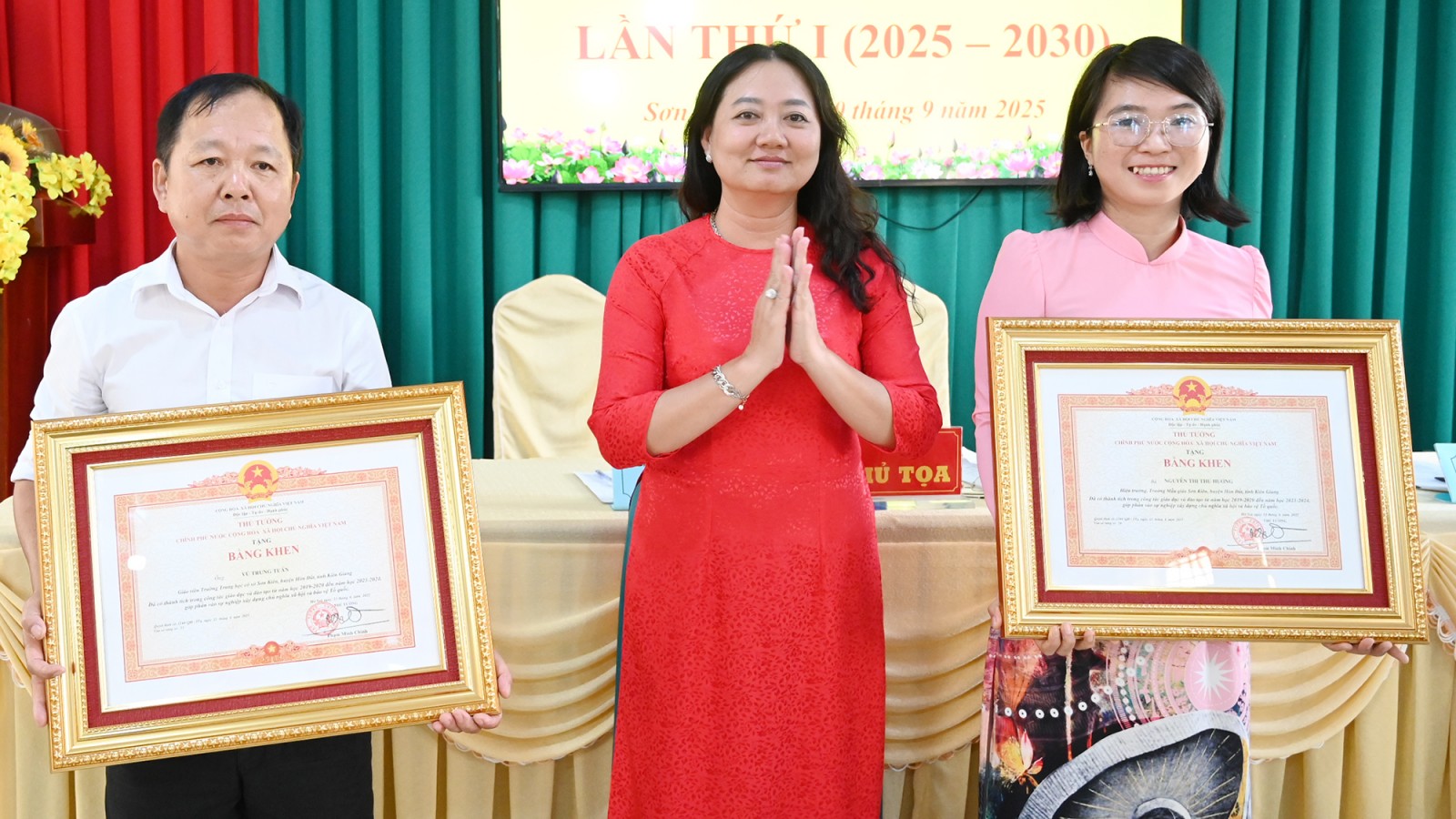 Các địa phương tuyên dương điển hình tiên tiến