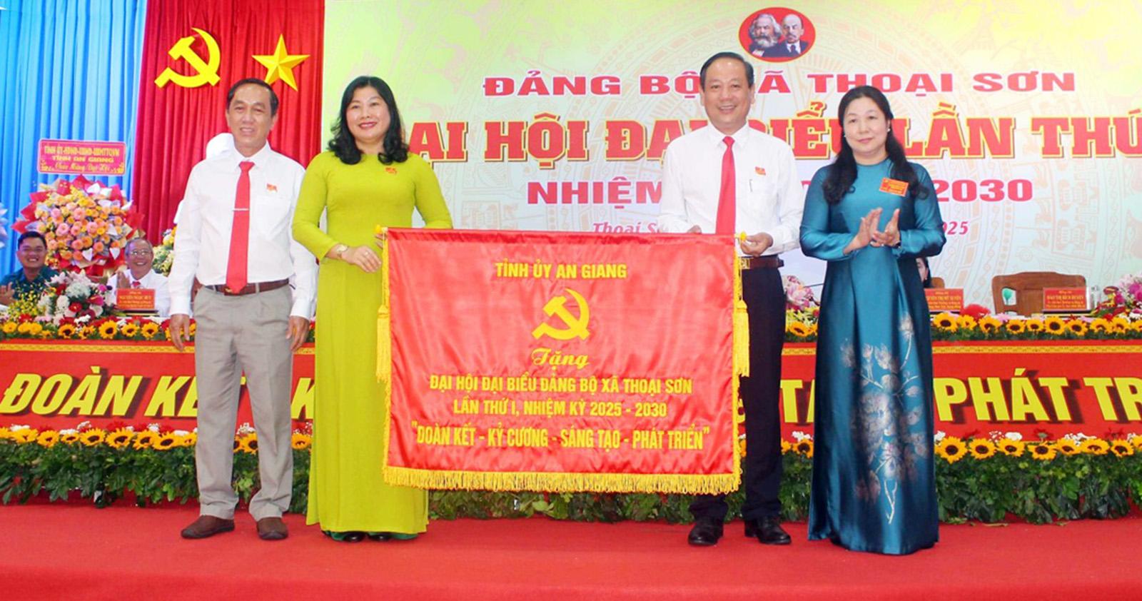 Xây dựng Đảng bộ xã Thoại Sơn và hệ thống chính trị ngang tầm nhiệm vụ