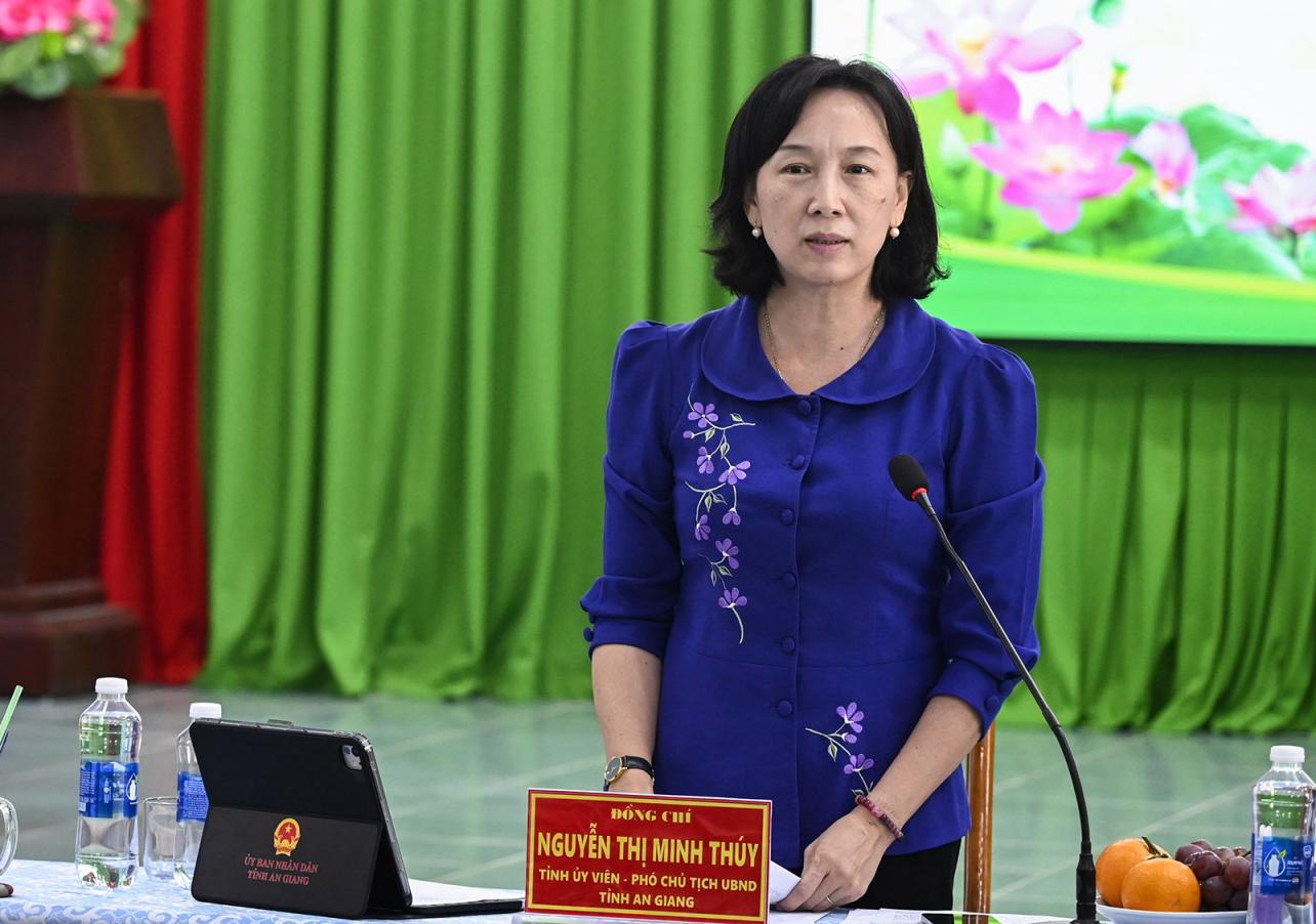 Phó Chủ tịch UBND tỉnh Nguyễn Thị Minh Thúy làm việc với bốn xã về tình hình phát triển kinh tế - xã hội