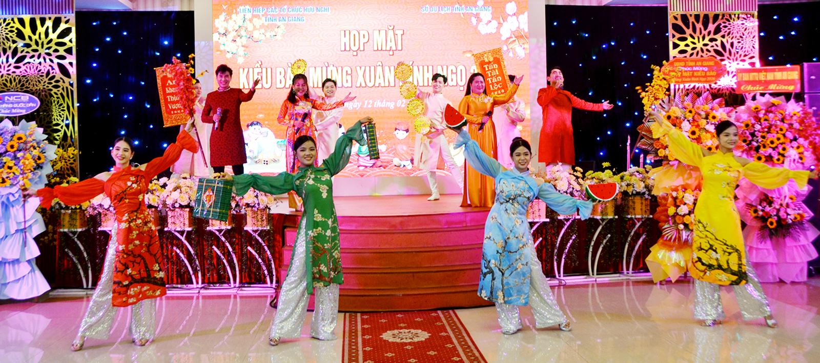 An Giang họp mặt kiều bào mừng Xuân Bính Ngọ 2026