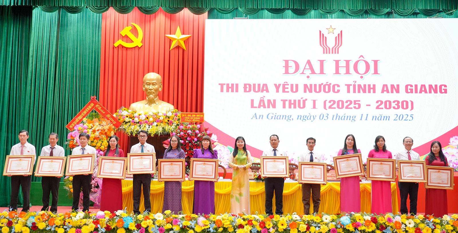 Tỉnh An Giang long trọng tổ chức Đại hội Thi đua yêu nước lần thứ I