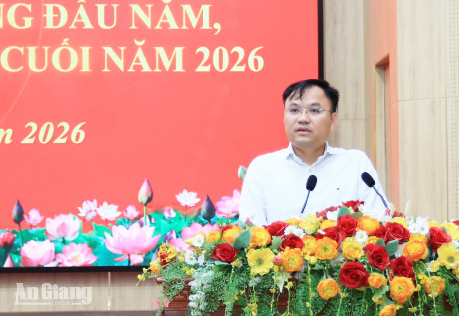 Đồng chí Bùi Duy Thọ Vụ trưởng Vụ địa bàn VIII, Cơ quan Uỷ ban kiểm tra Trung ương phát biểu kết luận Hội nghị