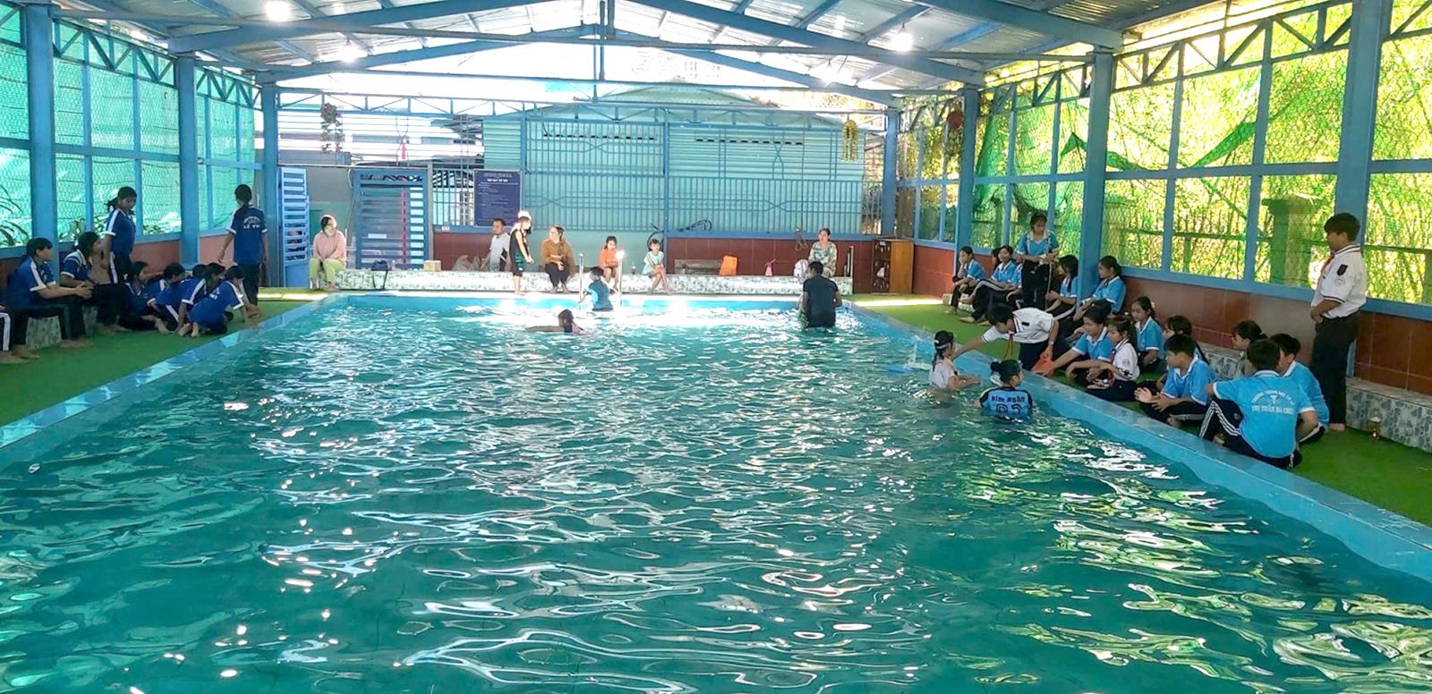 300 học sinh xã Ba Chúc tham gia hoạt động giáo dục an toàn