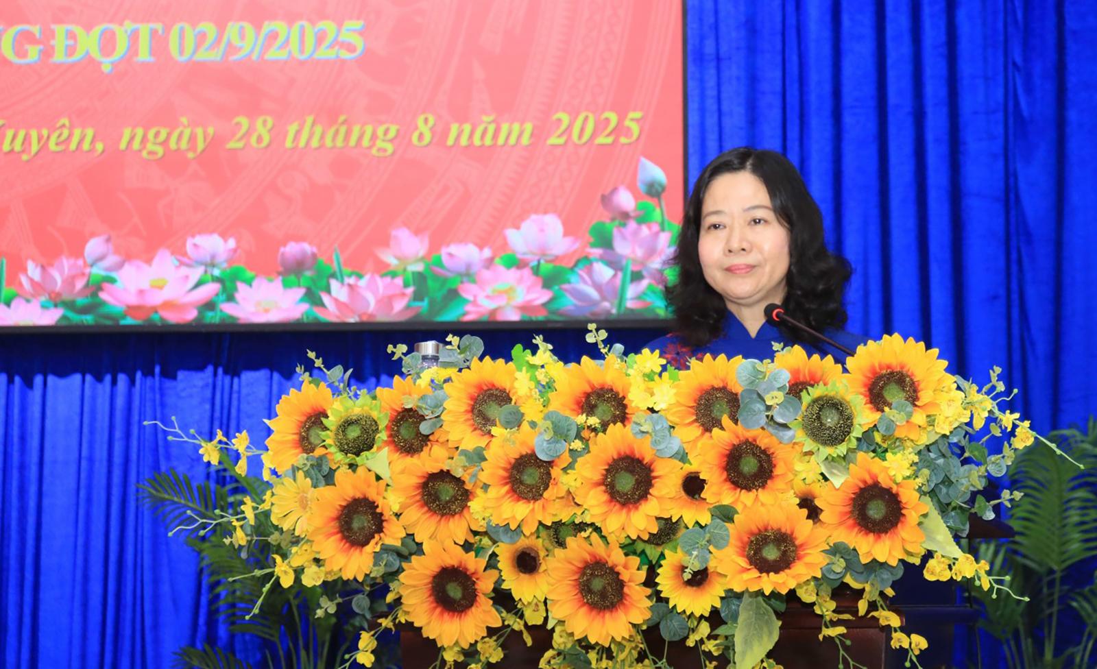 Phường Long Xuyên kỷ niệm 80 năm Cách mạng Tháng Tám thành công và Quốc khánh 2/9 Phó Bí thư Thường trực Đảng ủy phường Long Xuyên, Võ Thị Xuân Kiều phát biểu ôn lại truyền thống các ngày kỷ niệm