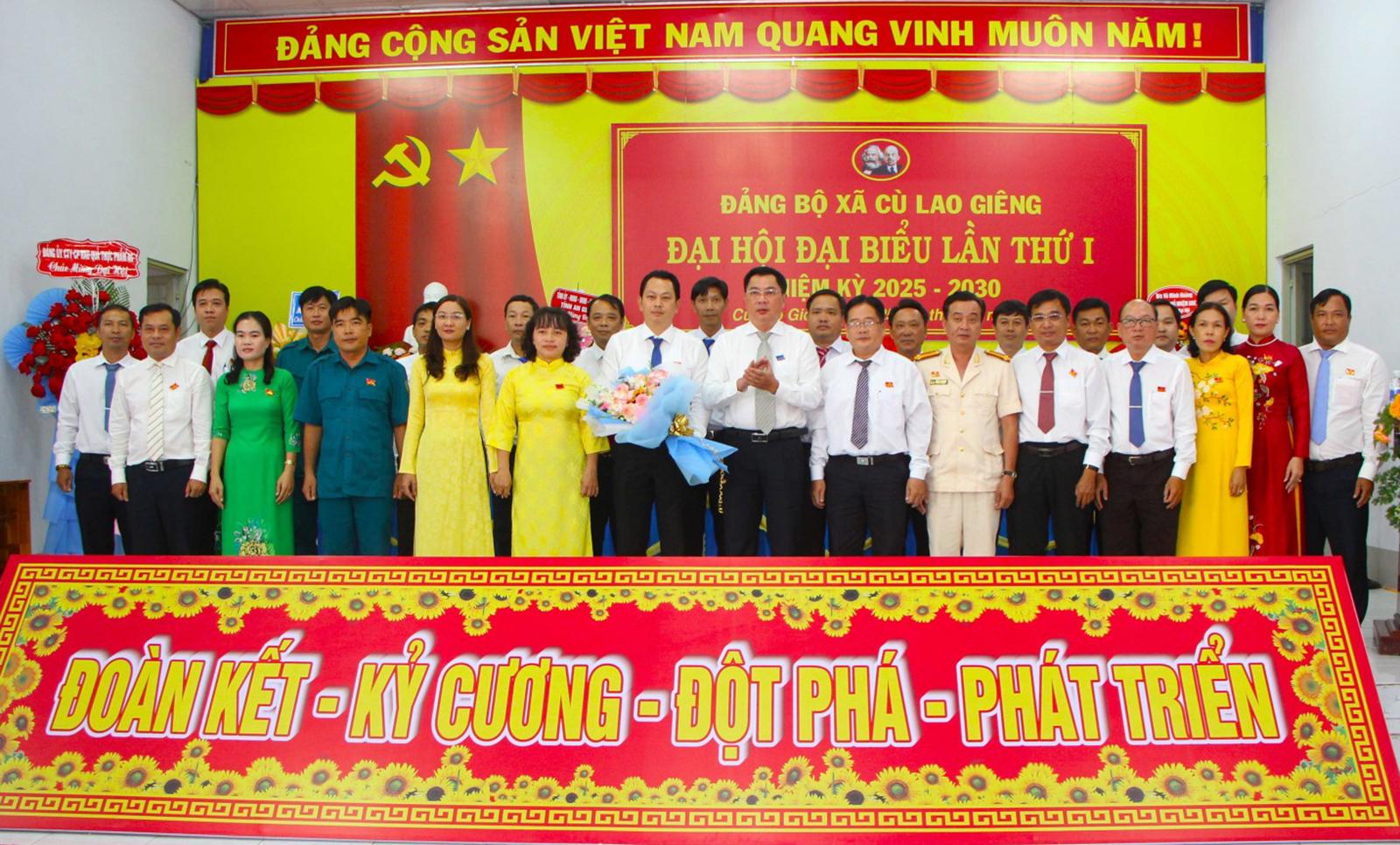 Đồng chí Võ Minh Nâng giữ chức Bí thư Đảng ủy xã Cù Lao Giêng, nhiệm kỳ 2025 - 2030