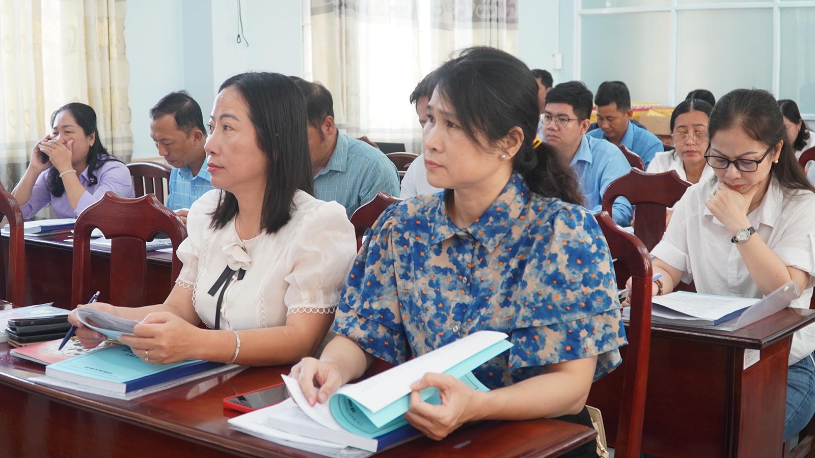 Bồi dưỡng năng lực cho cán bộ làm công tác dân tộc