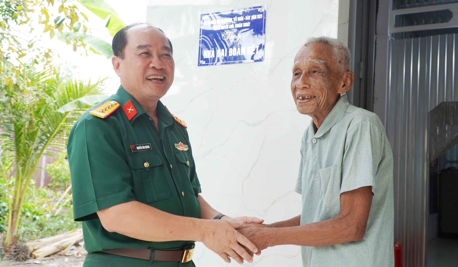 An Giang vững biên cương, bền lòng dân