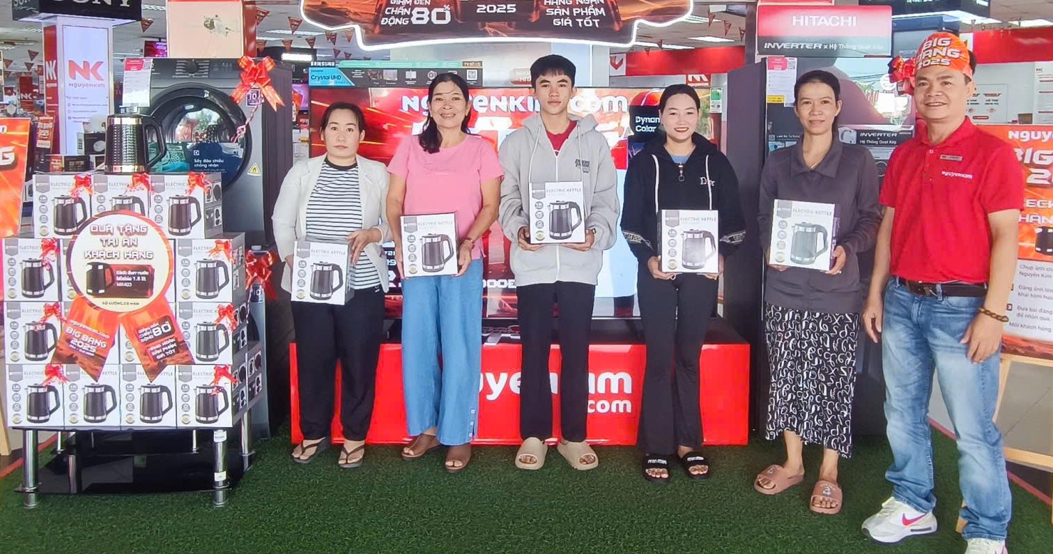 Sôi động mùa mua sắm cuối năm