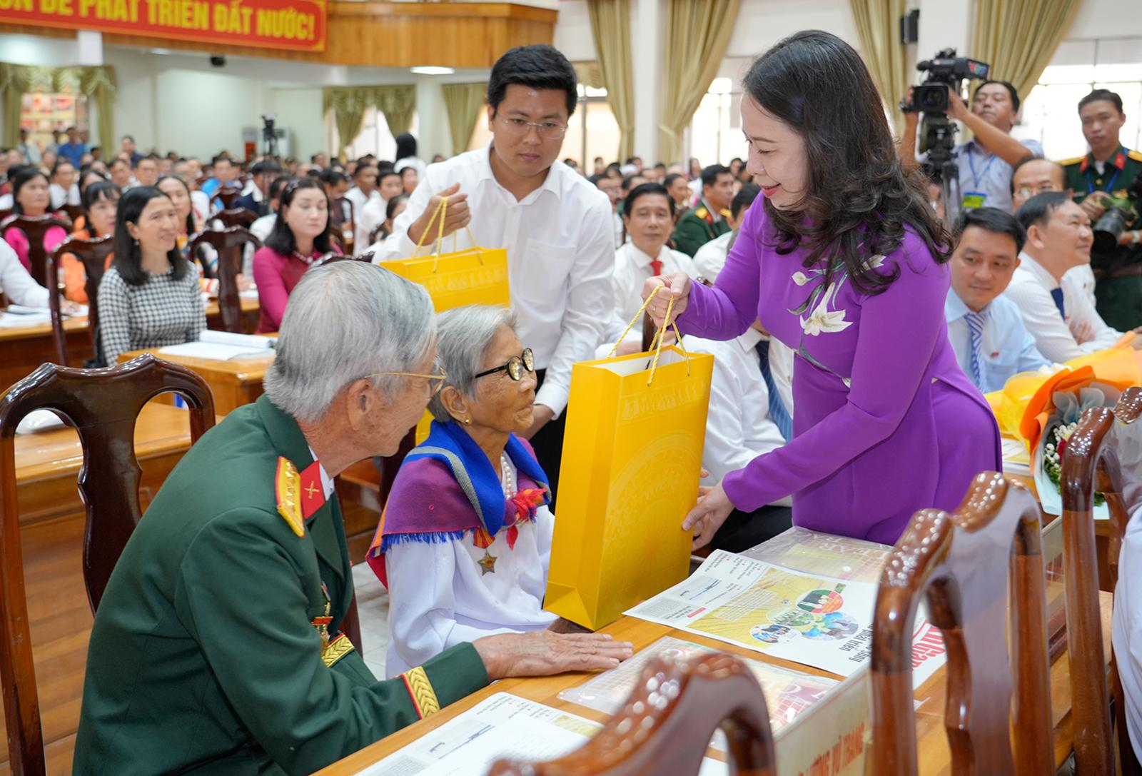 Tỉnh An Giang long trọng tổ chức Đại hội Thi đua yêu nước lần thứ I