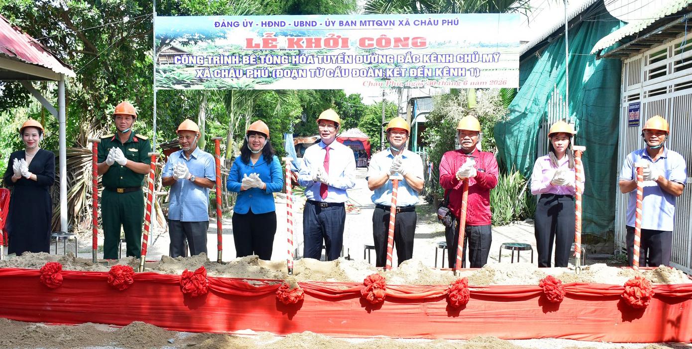 Xã Châu Phú khởi công bê tông hóa tuyến đường Bắc Chủ Mỹ