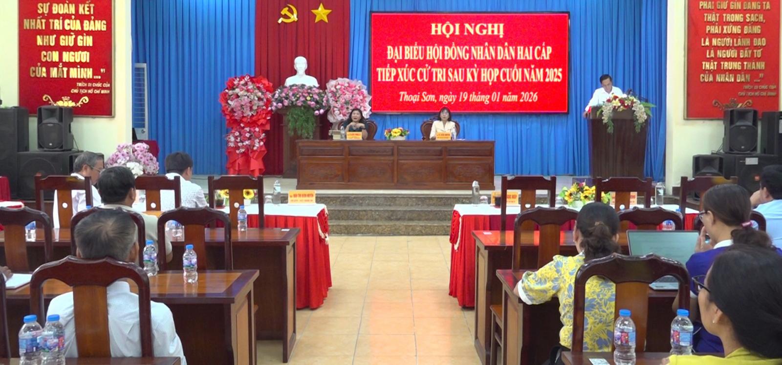 Đại biểu HĐND hai cấp tiếp xúc cử tri xã Thoại Sơn
