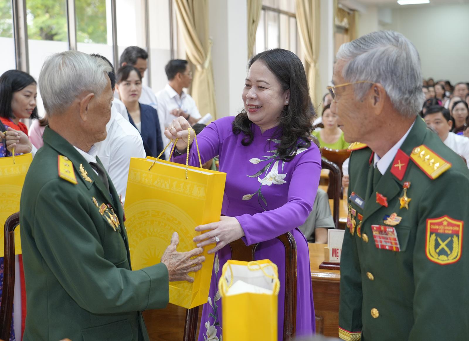 Tỉnh An Giang long trọng tổ chức Đại hội Thi đua yêu nước lần thứ I