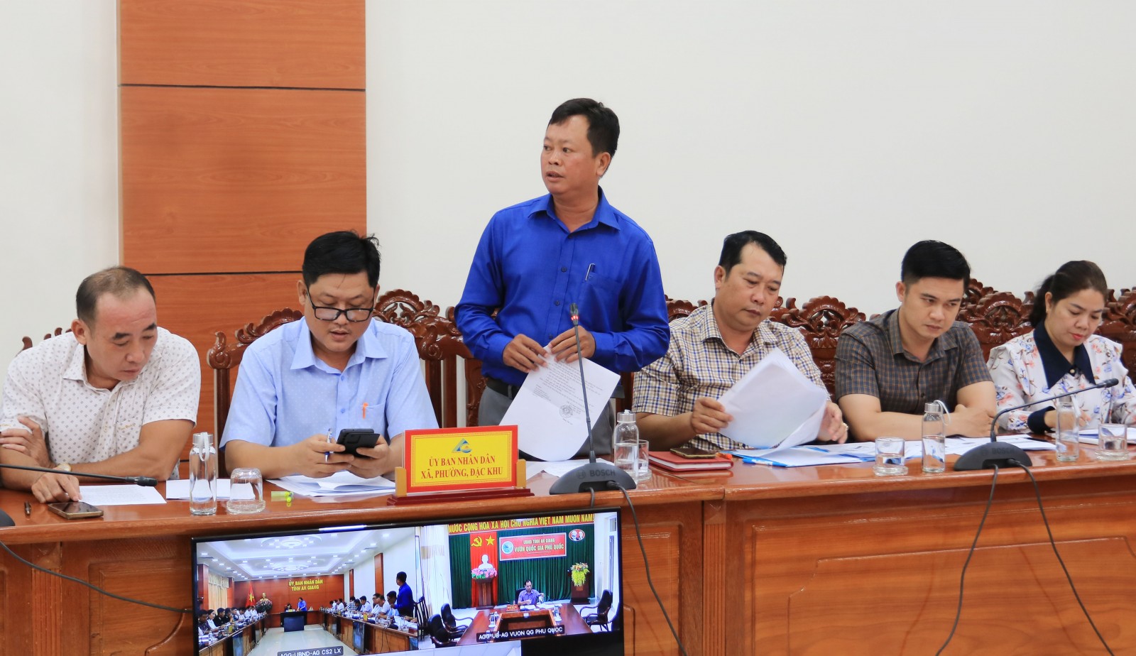 Phấn đấu đảm bảo hoàn thành mục tiêu giải ngân 100% vốn đầu tư công năm 2026 Đại diện lãnh đạo xã Mỹ Hòa Hưng báo cáo quá trình thực hiện giải ngân