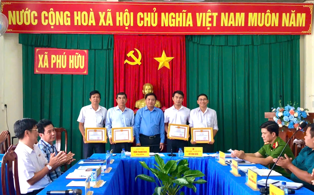 Phú Hữu thực hiện đạt và vượt 14/15 chỉ tiêu phát triển kinh tế - xã hội