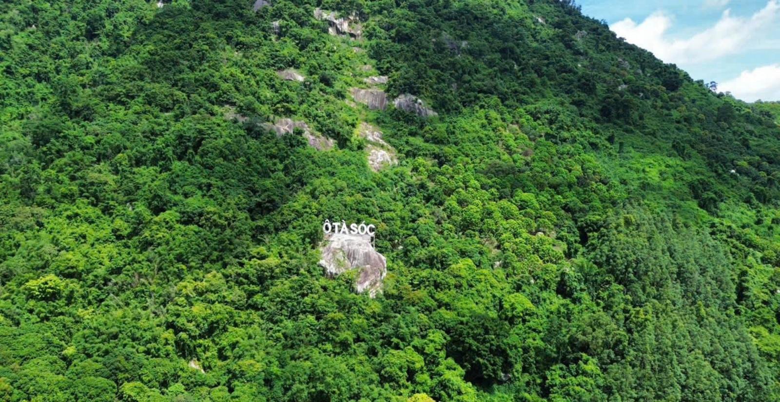 Khánh thành chữ “Ô Tà Sóc” trên Ngọa Long Sơn