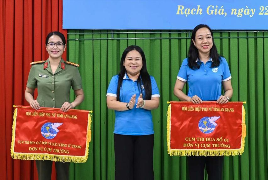 Cụm Thi đua số 1 - Hội Liên hiệp Phụ nữ tỉnh An Giang ký kết giao ước thi đua năm 2026