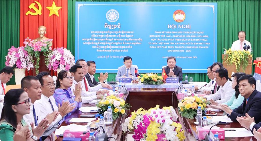 An Giang - Kep tăng cường hợp tác xây dựng đường biên giới hòa bình, hữu nghị