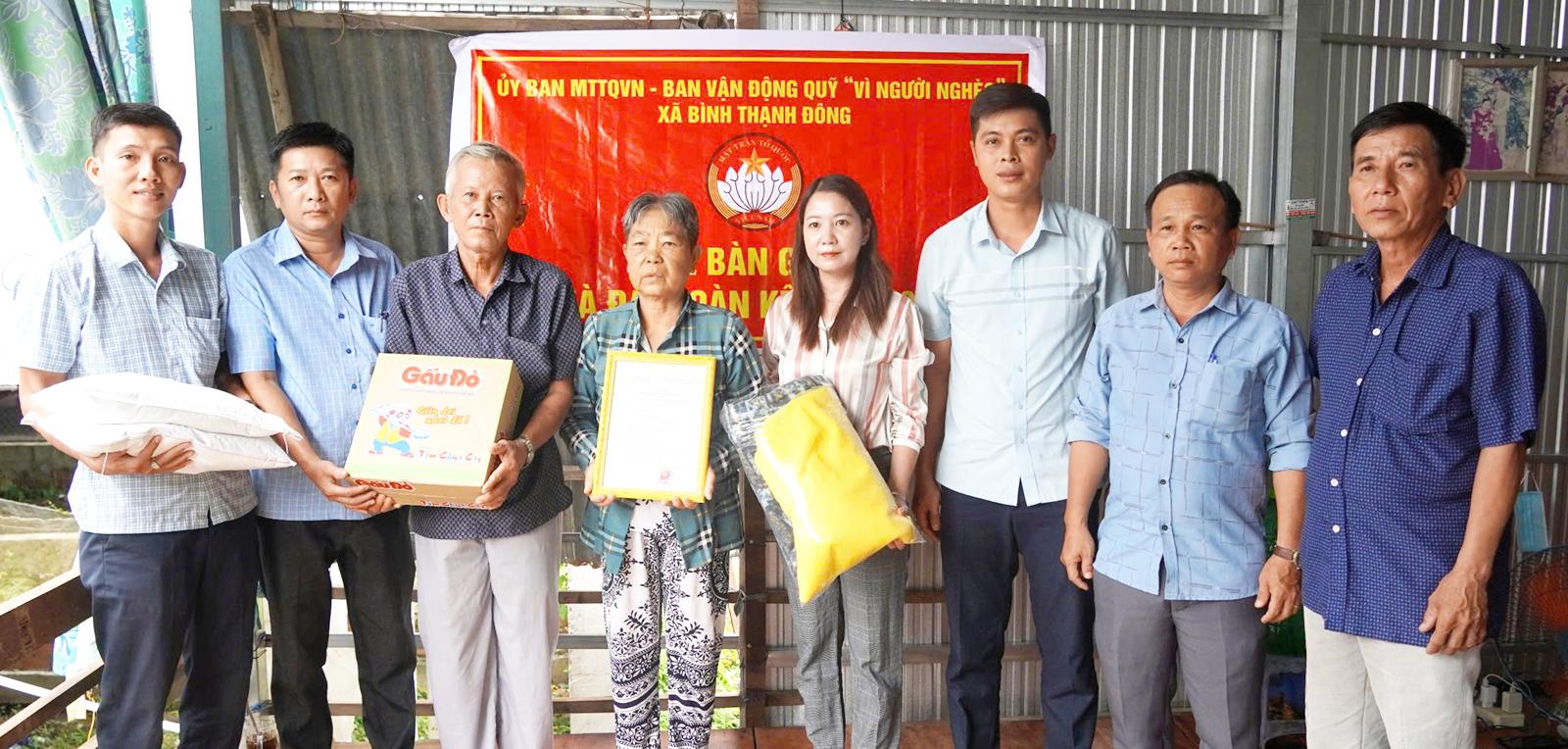 Xã Bình Thạnh Đông bàn giao 13 căn nhà đại đoàn kết