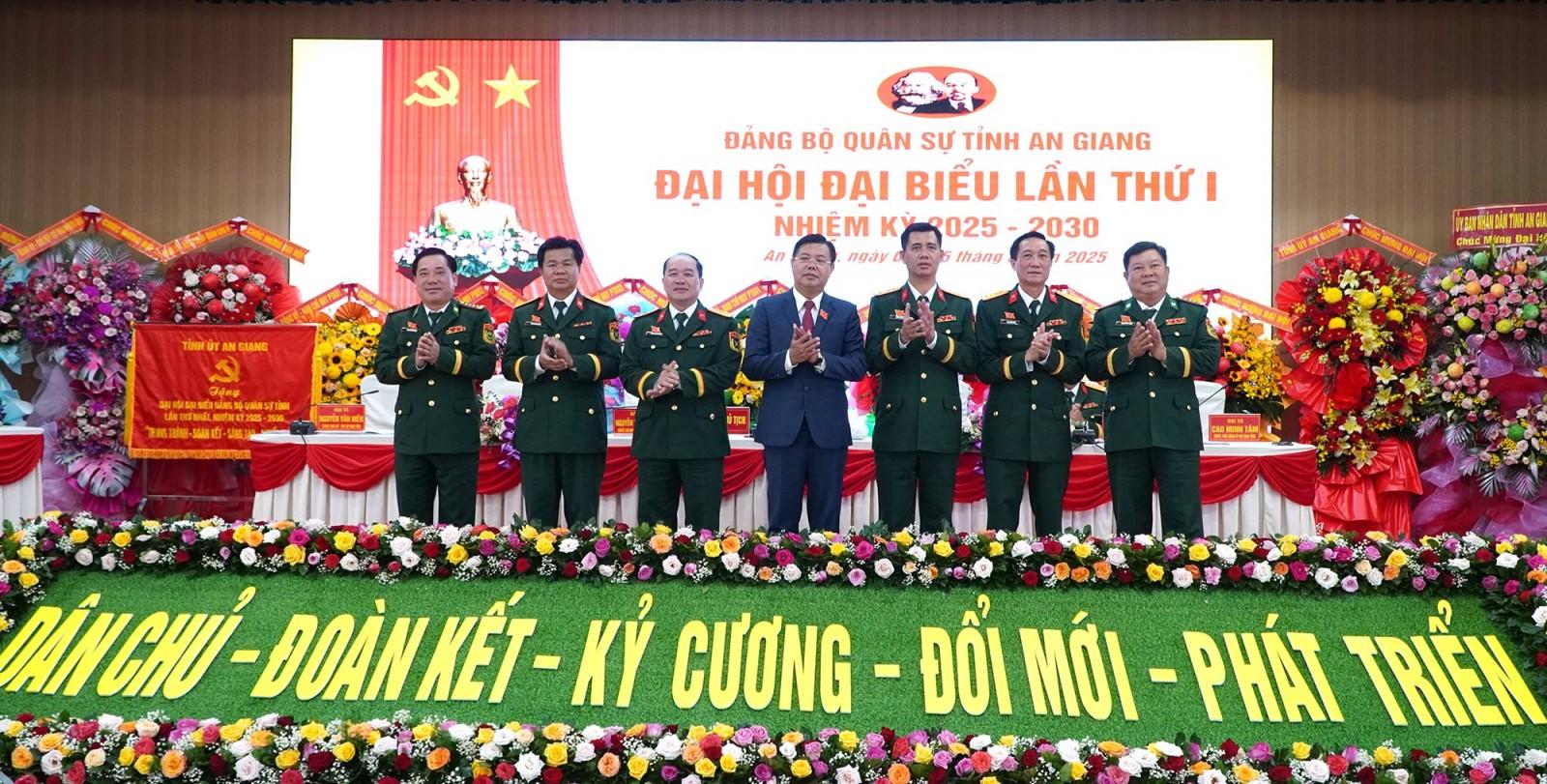 Bí thư Tỉnh ủy An Giang Nguyễn Tiến Hải giữ chức Bí thư Đảng ủy Quân sự tỉnh