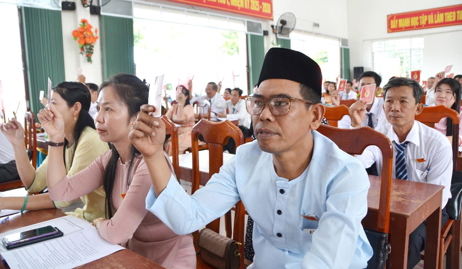 Xã Vĩnh Hậu phát triển sản xuất nông nghiệp theo hướng đẩy mạnh ứng dụng công nghệ cao