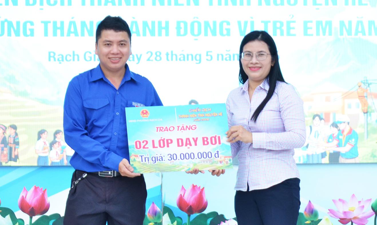 Đoàn phường Rạch Giá ra quân Chiến dịch
