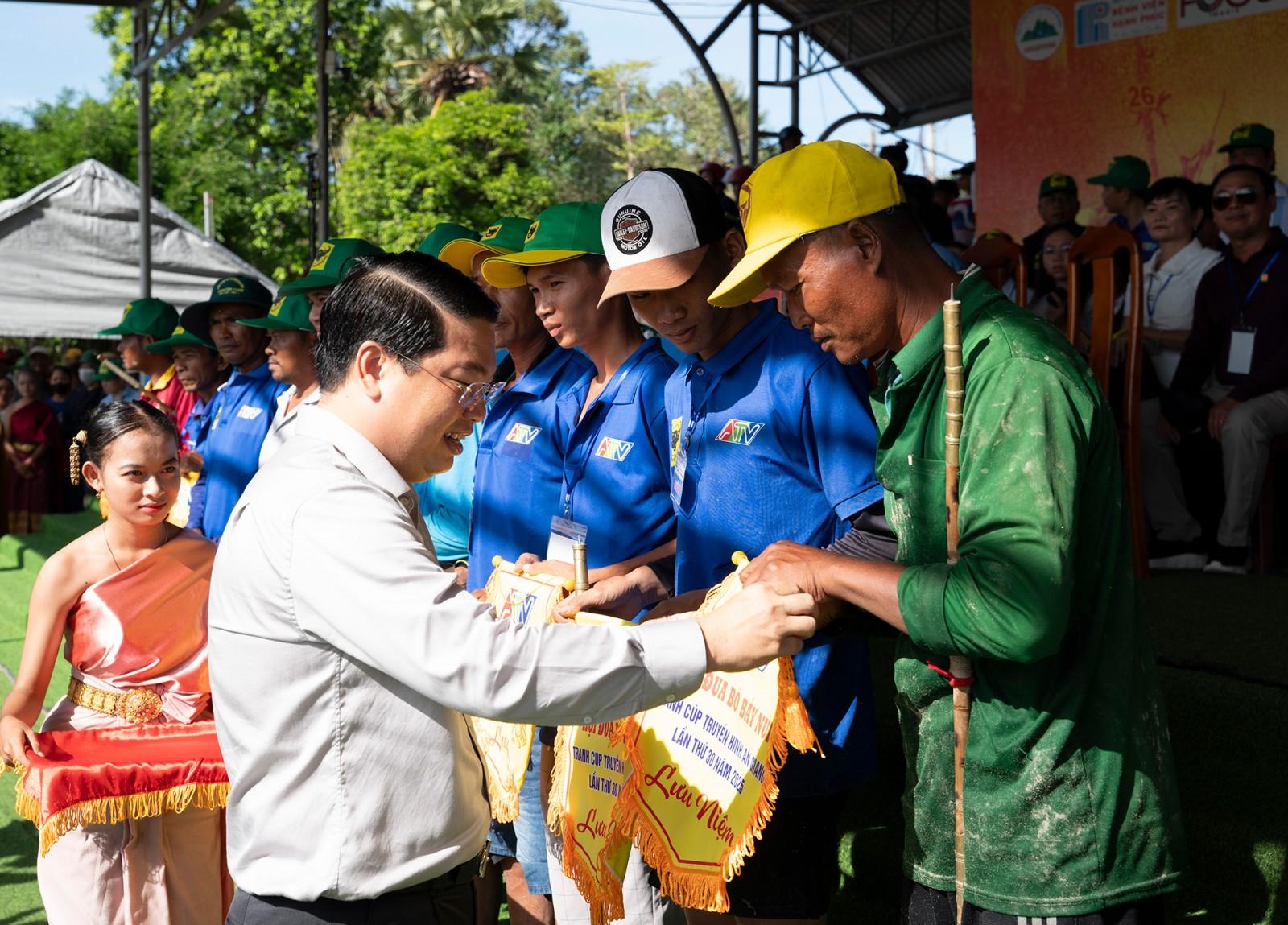 64 đôi bò tranh tài tại Hội Đua bò Bảy Núi tranh cúp truyền hình An Giang lần thứ 30 năm 2025