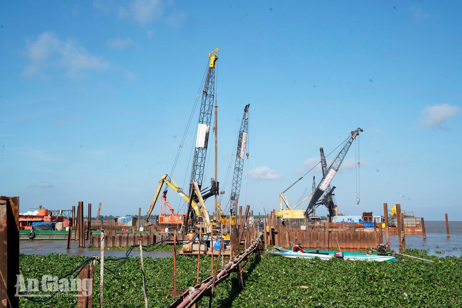 Chủ tịch UBND tỉnh Hồ Văn Mừng: Chấm dứt hợp đồng với nhà thầu vi phạm, chậm tiến độ