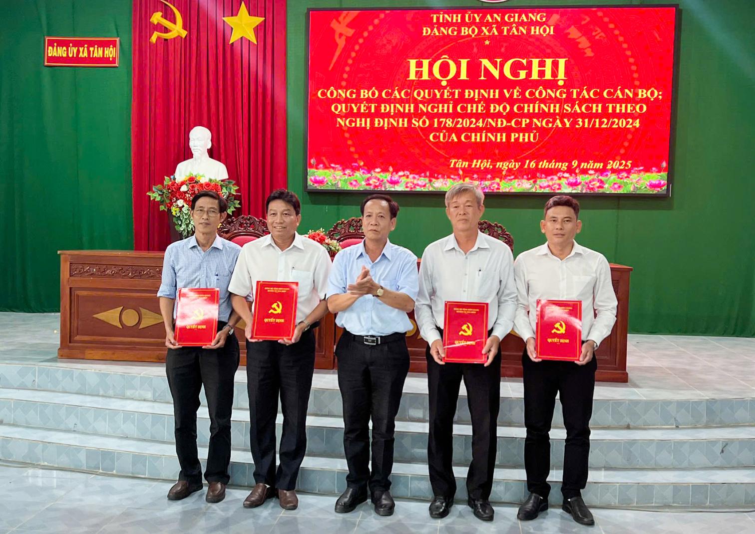 Đảng ủy xã Tân Hội tăng cường công tác phòng, chống tham nhũng