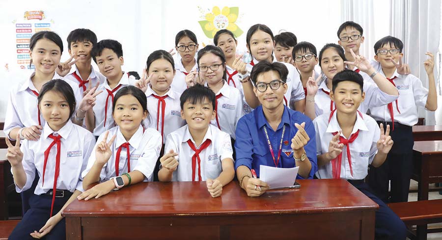 Giúp học sinh “chạm tay” vào lịch sử