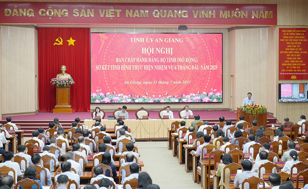 Bí thư Tỉnh ủy An Giang: Cán bộ, công chức chuyển từ phục vụ hành chính sang phục vụ Nhân dân