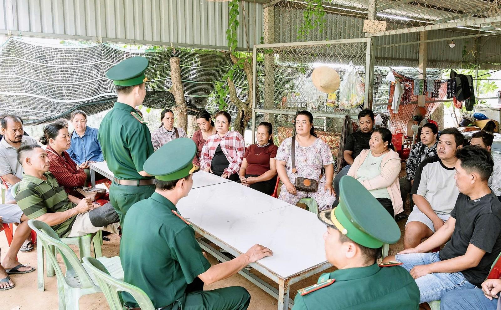 Đồn Biên phòng Cửa khẩu quốc tế Hà Tiên: Lá cờ đầu trên tuyến biên giới
