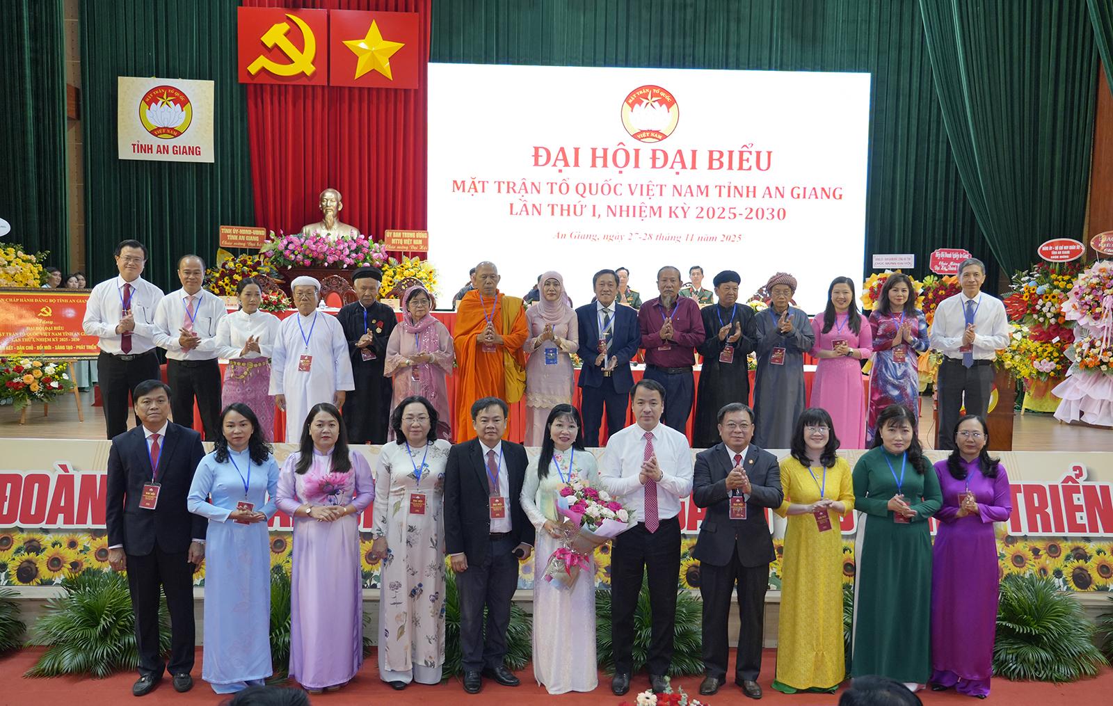 Đồng chí Trần Thị Thanh Hương tái đắc cử Chủ tịch Ủy ban MTTQ Việt Nam tỉnh An Giang nhiệm kỳ 2025 - 2030