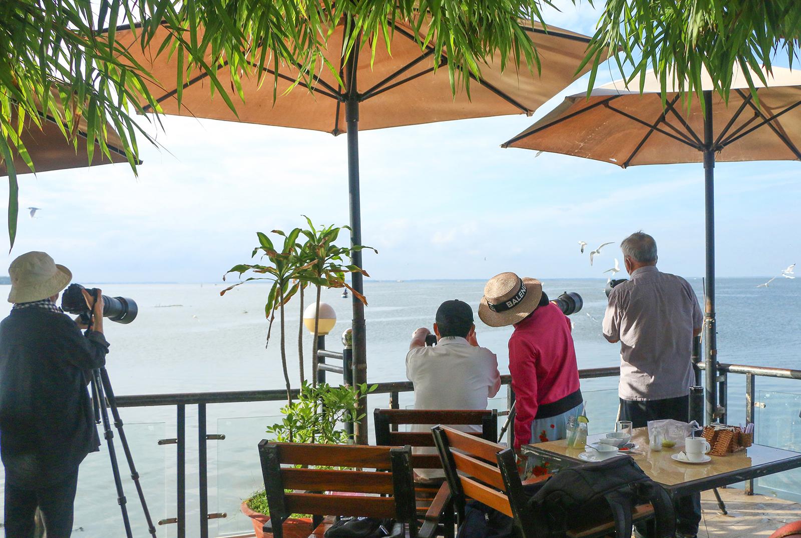 Mùa chim nhạn về bên cửa sông Kiên