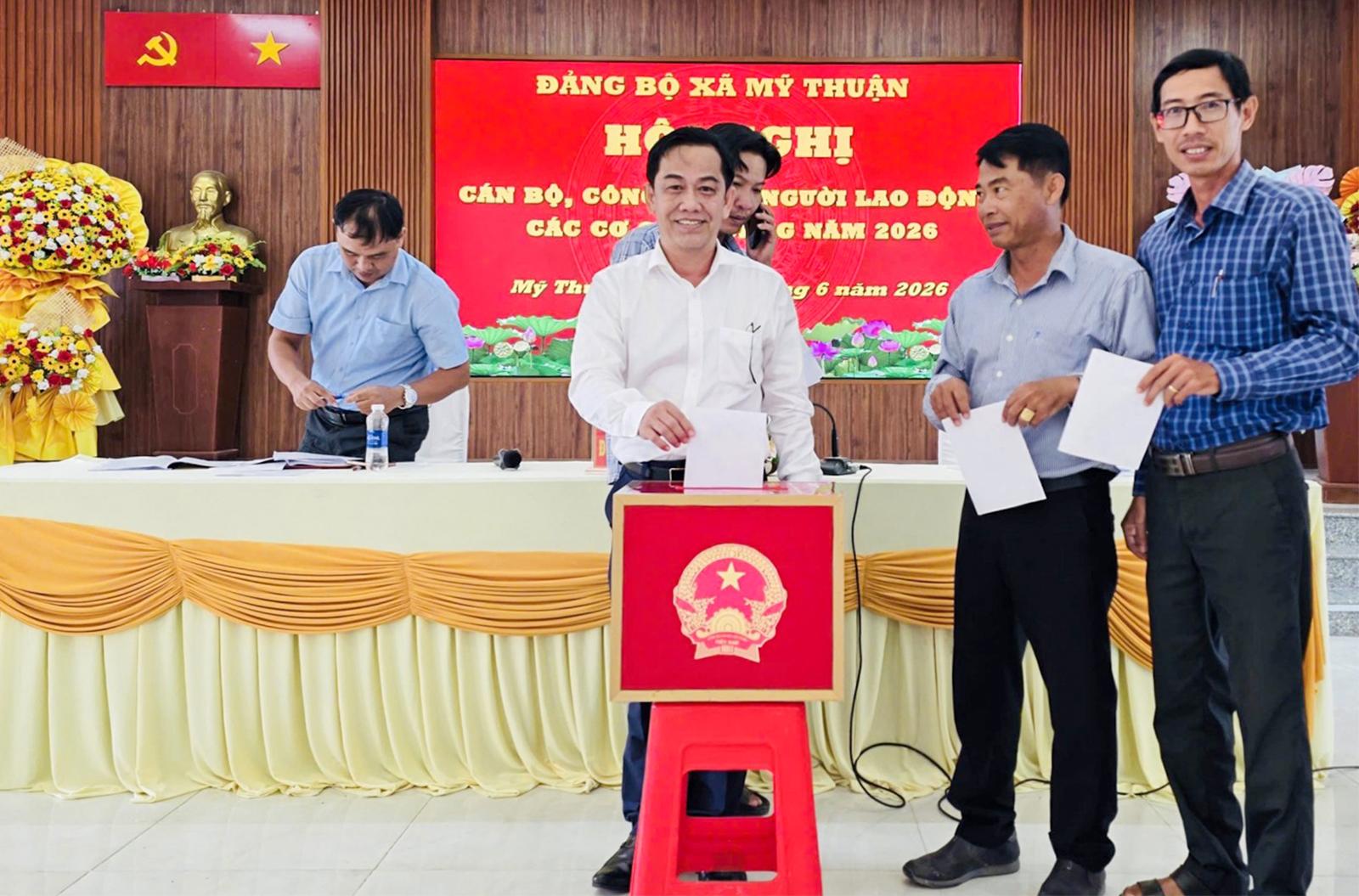 Hội nghị cán bộ, công chức, người lao động các cơ quan Đảng xã Mỹ Thuận năm 2026