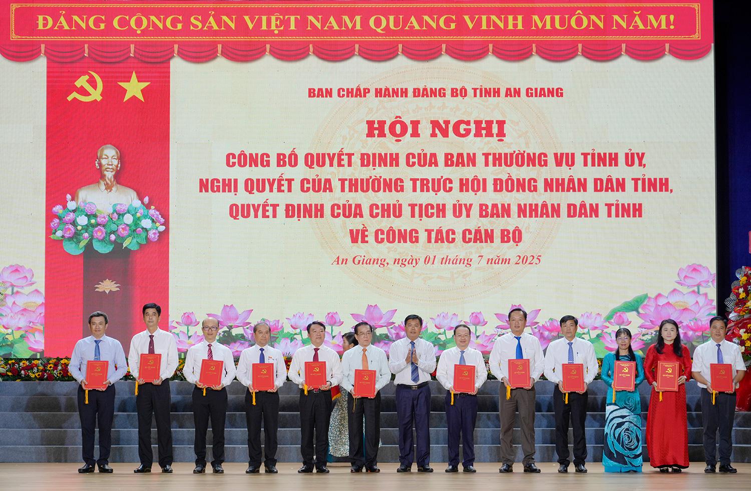 Công tác tổ chức xây dựng Đảng đạt kết quả nổi bật