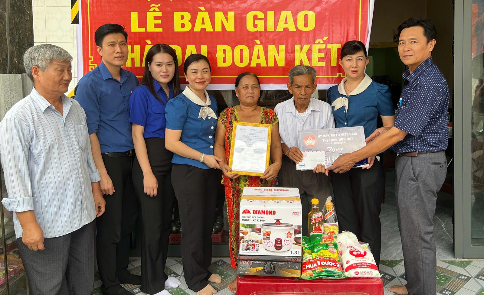 Những ấp không còn hộ nghèo